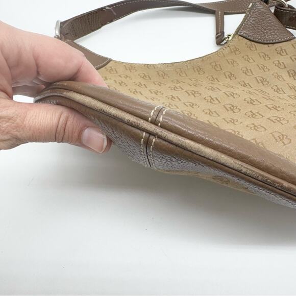 Vintage Dooney & Bourke Canvas Signature Medium Size Shoulder Bag Brown/Tan - Picture 7 of 16